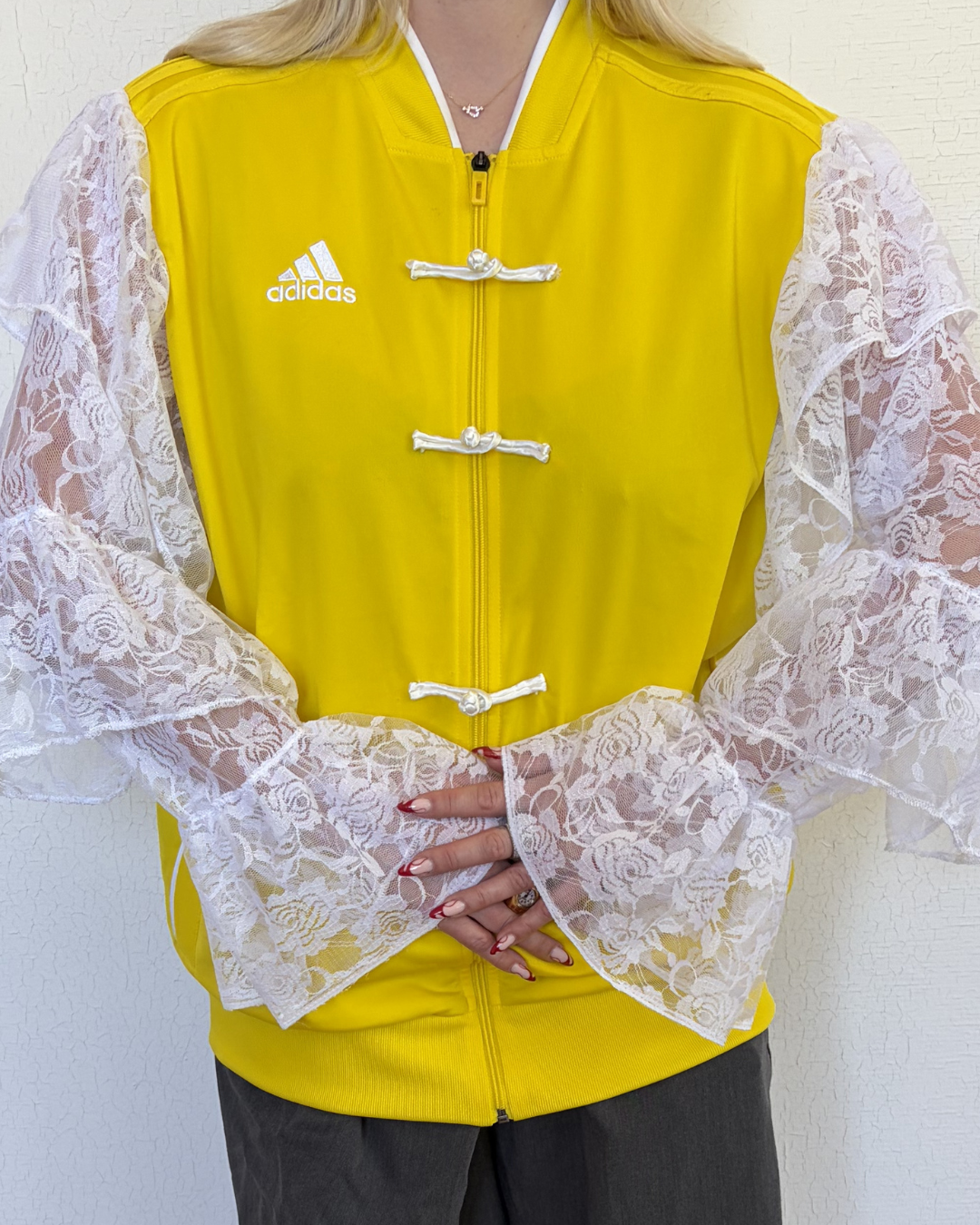 #93 Veste de sur-vêtement dentelle