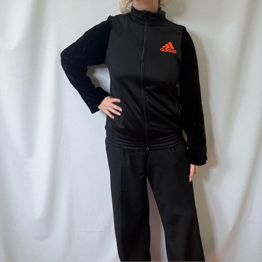 #37 Veste de sur-vêtement Adidas à manches velours