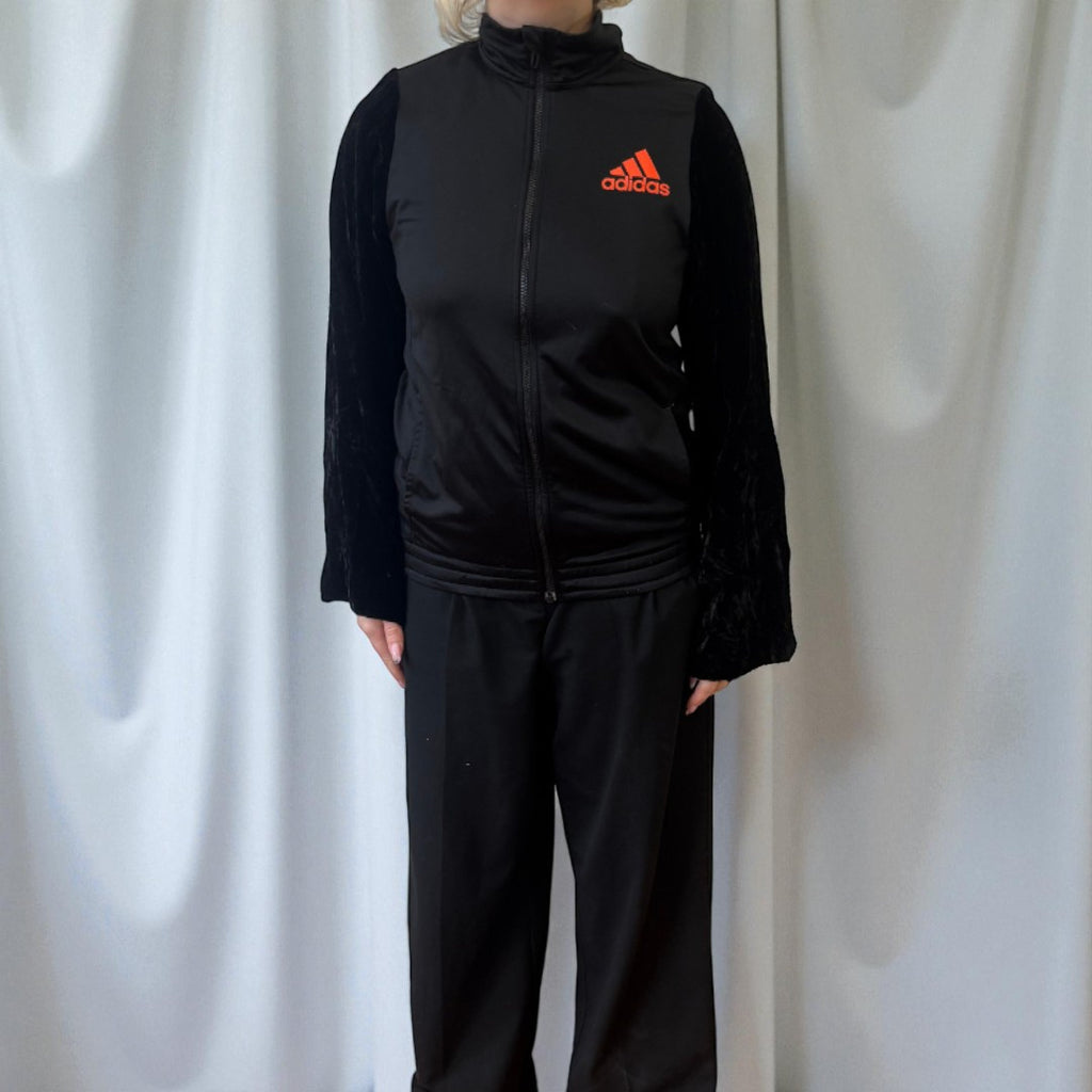 #37 Veste de sur-vêtement Adidas à manches velours