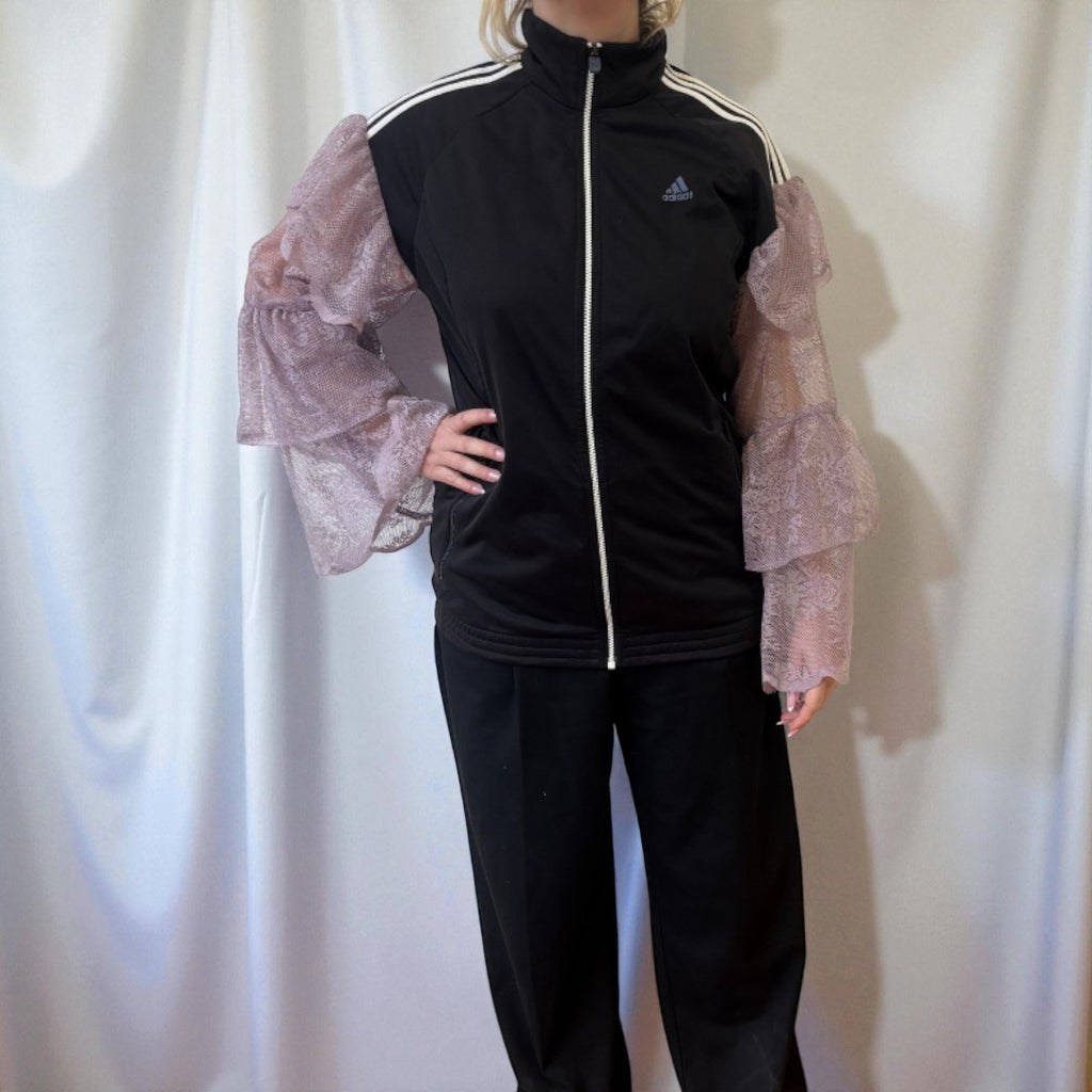 #36 Veste de sur-vêtement Adidas à manches bouffantes