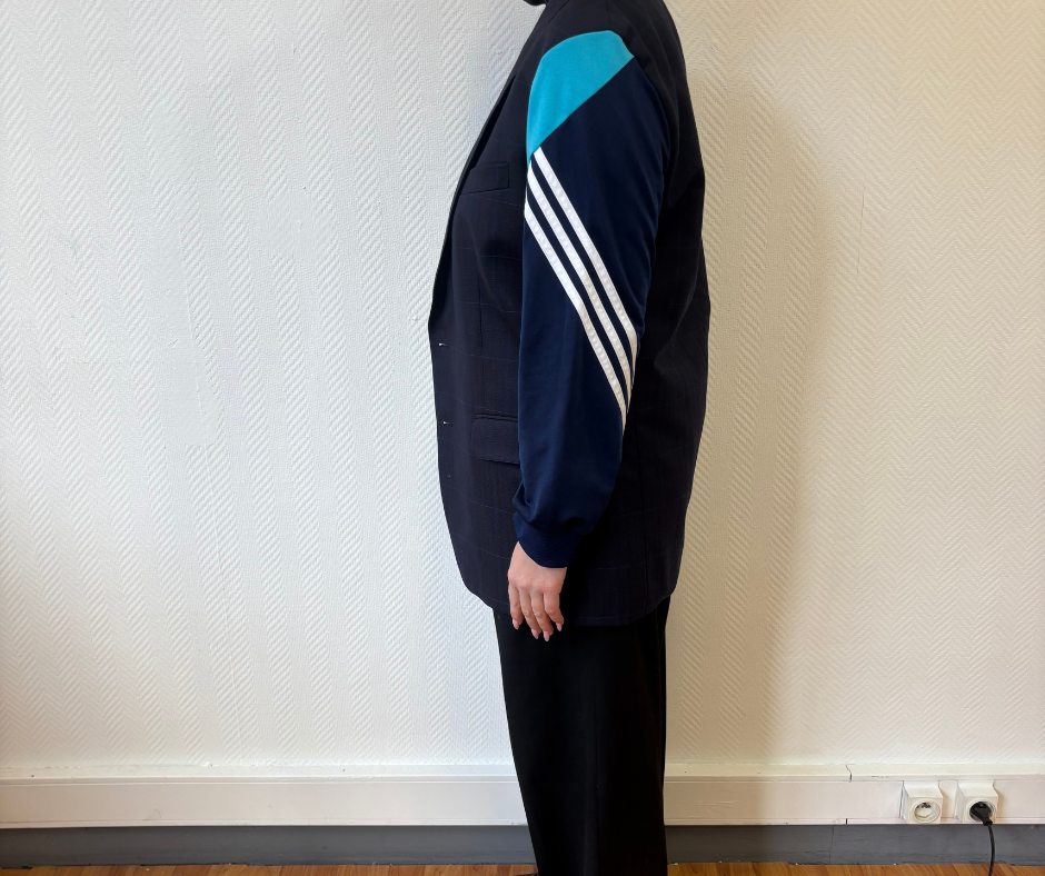 #52 Veste blazer avec manches Adidas