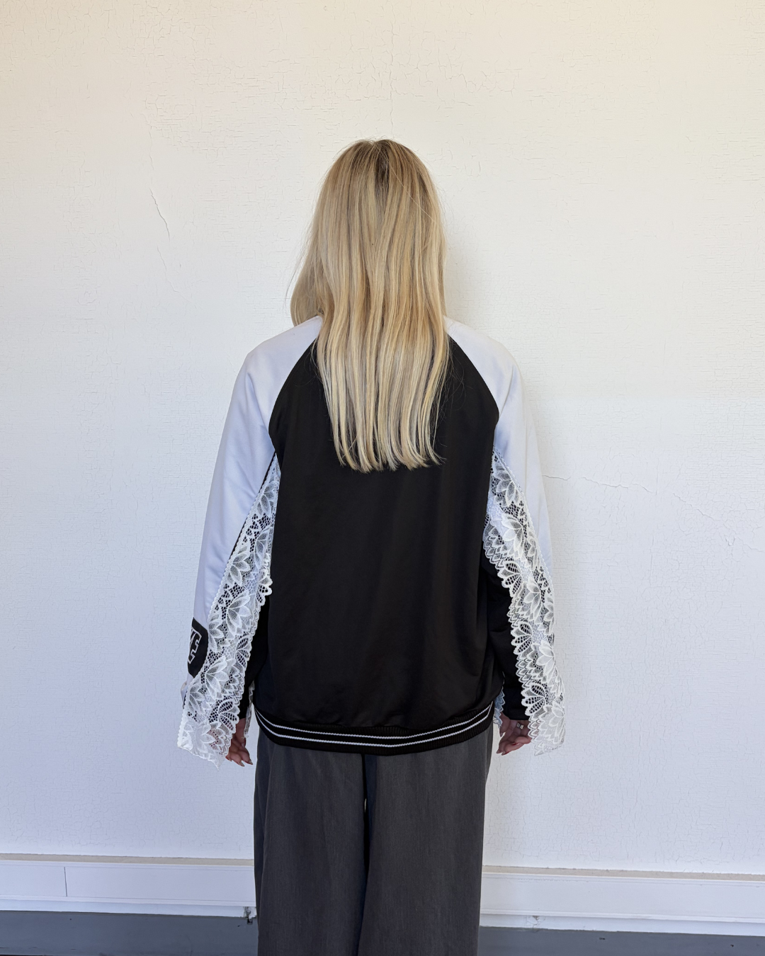 #87 Veste de sur-vêtement dentelle
