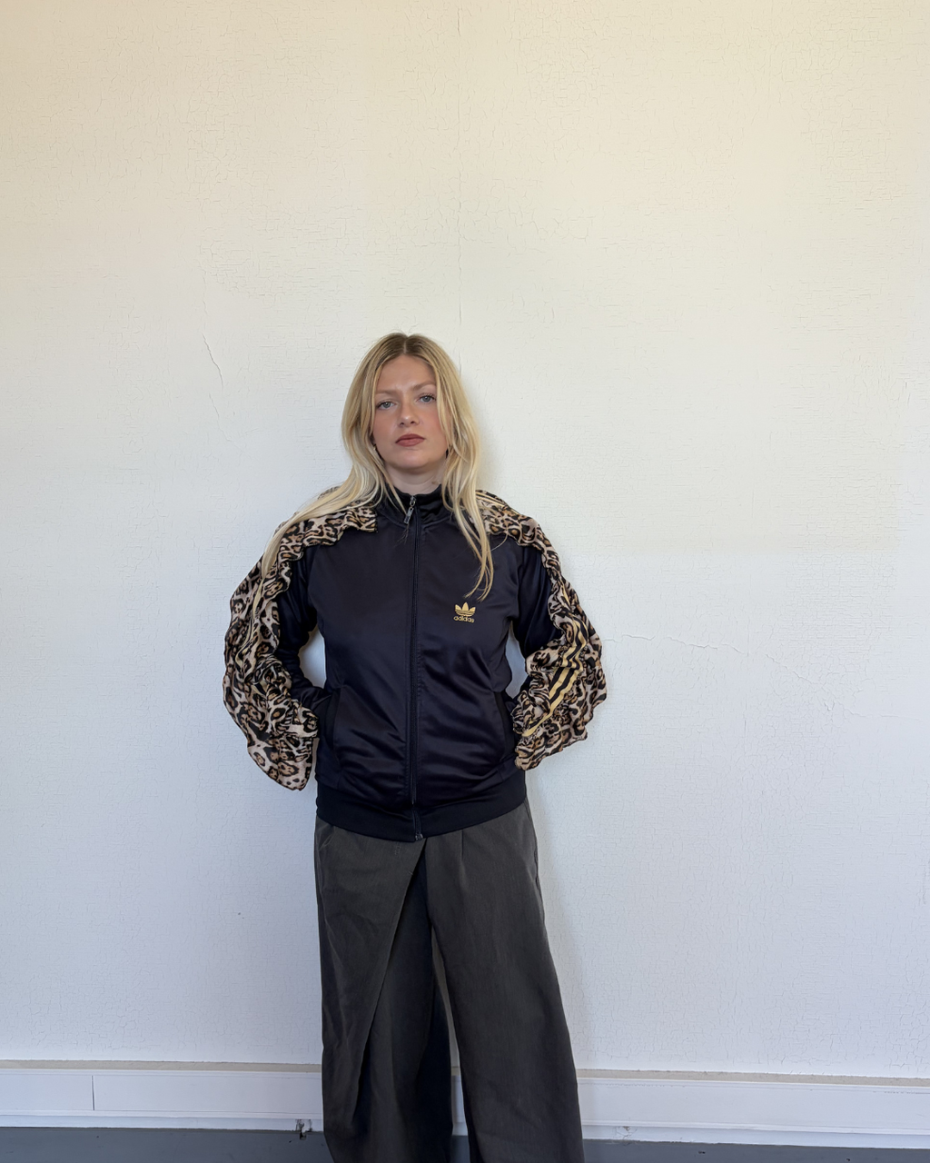 #95 Veste de sur-vêtement froufrous léopard