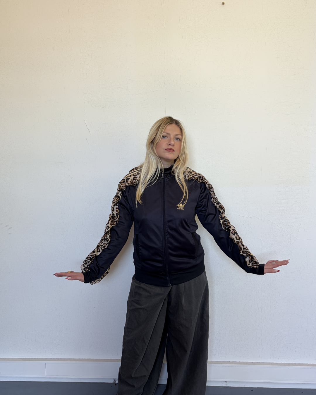 #95 Veste de sur-vêtement froufrous léopard