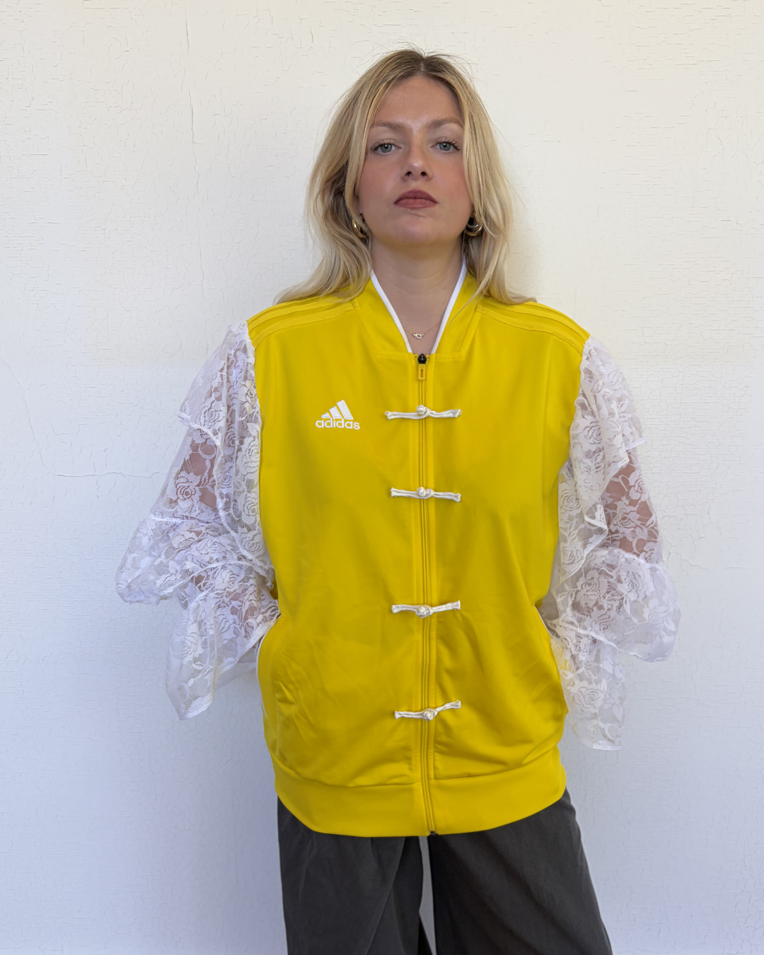 #93 Veste de sur-vêtement dentelle