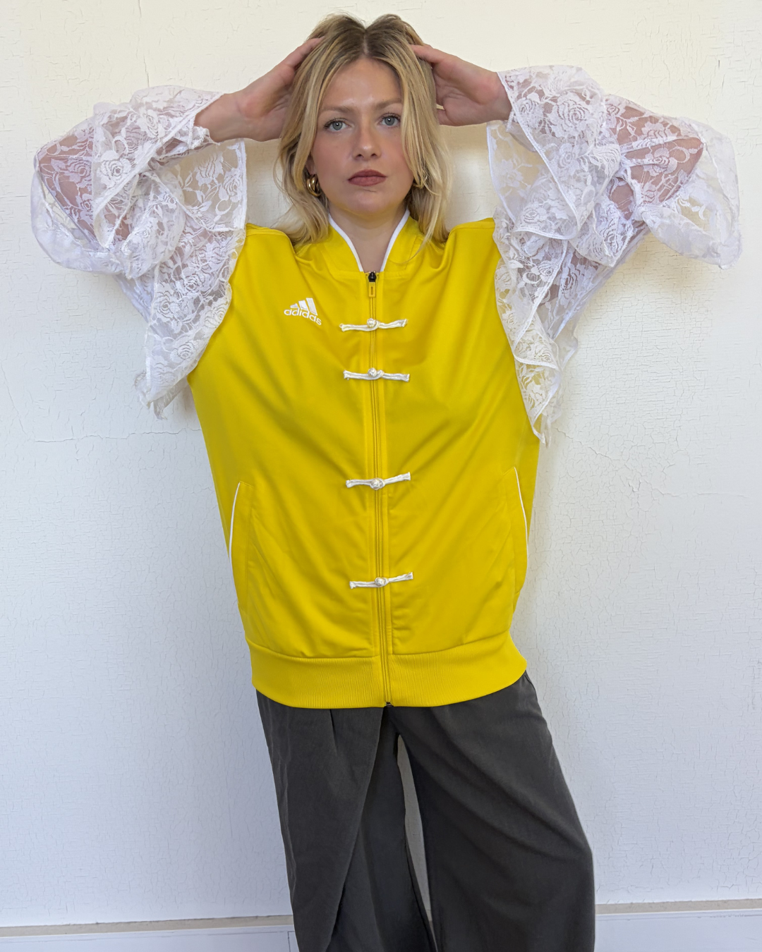 #93 Veste de sur-vêtement dentelle