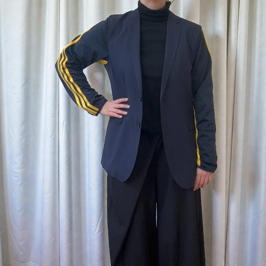 #81 Veste blazer avec manches Adidas
