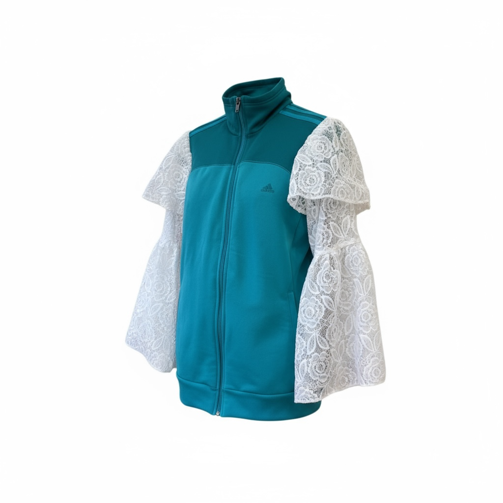 #16 Veste de sur-vêtement Adidas avec manches bouffantes